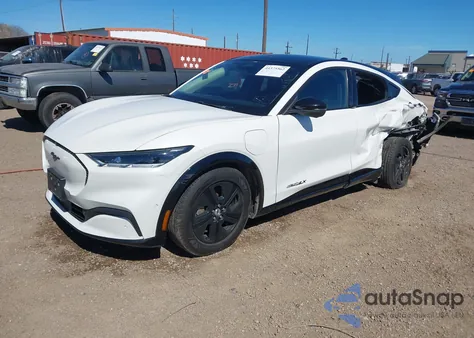 2021 Ford Mustang Mach-E California Route 1 z USA, uszkodzony, nr VIN 3FMTK2R75MMA19287